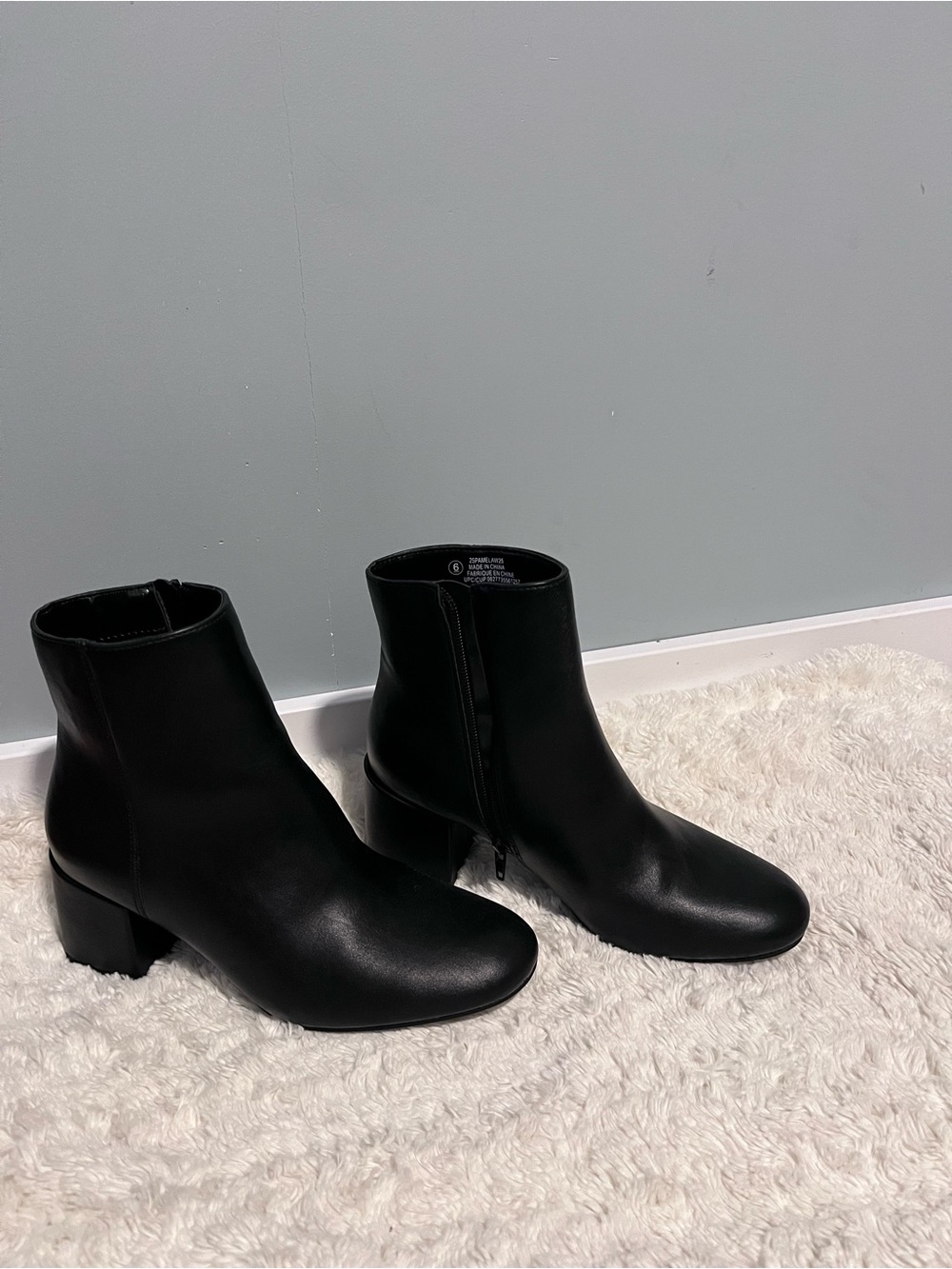 Classic Black Ankle Boots - Sleek Zip-Up Style